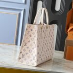 Louis Vuitton Onthego MM Dream Cream 35Cm - Image 3