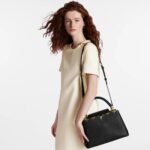 Louis Vuitton Capucines MM Bag Black 27Cm M54663 - Image 8