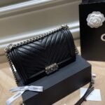Chanel Boy Caviar Chevron Quilted Flap Bag Black 25Cm - Image 2