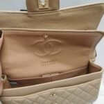 Chanel Classic Grain Gold Hardware Handbag Beige 25Cm A01112 - Image 4