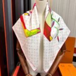 Louis Vuitton X Murakami Monogram Superflat Shawl M96080 - Image 4