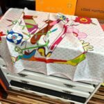 Louis Vuitton X Murakami Monogram Superflat Shawl M96080 - Image 3