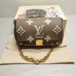 Louis Vuitton Favorite Bicolor Monogram Empreinte Leather Beige 24Cm M45836 - Image 2