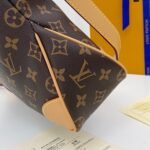Louis Vuitton Odeon MM Monogram Canvas Natural 31Cm M45355 - Image 4