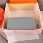 Hermes Kelly 25 Togo Handbag Gris Mouette 25Cm - Image 4