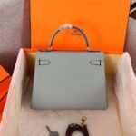 Hermes Kelly 25 Togo Handbag Gris Mouette 25Cm - Image 7