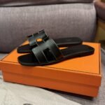 Hermes Oran Sandal Noir H021056Z 01340 - Image 2