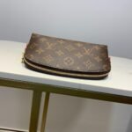 Louis Vuitton Cosmetic Pouch PM Monogram Canvas 19cm LV M47515 - Image 2