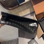 Saint Laurent Niki Shopping Bag In Embossed Leather Black 33Cm - Image 4