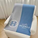 Hermes H Letter Cashmere Muffler Blue - Image 3